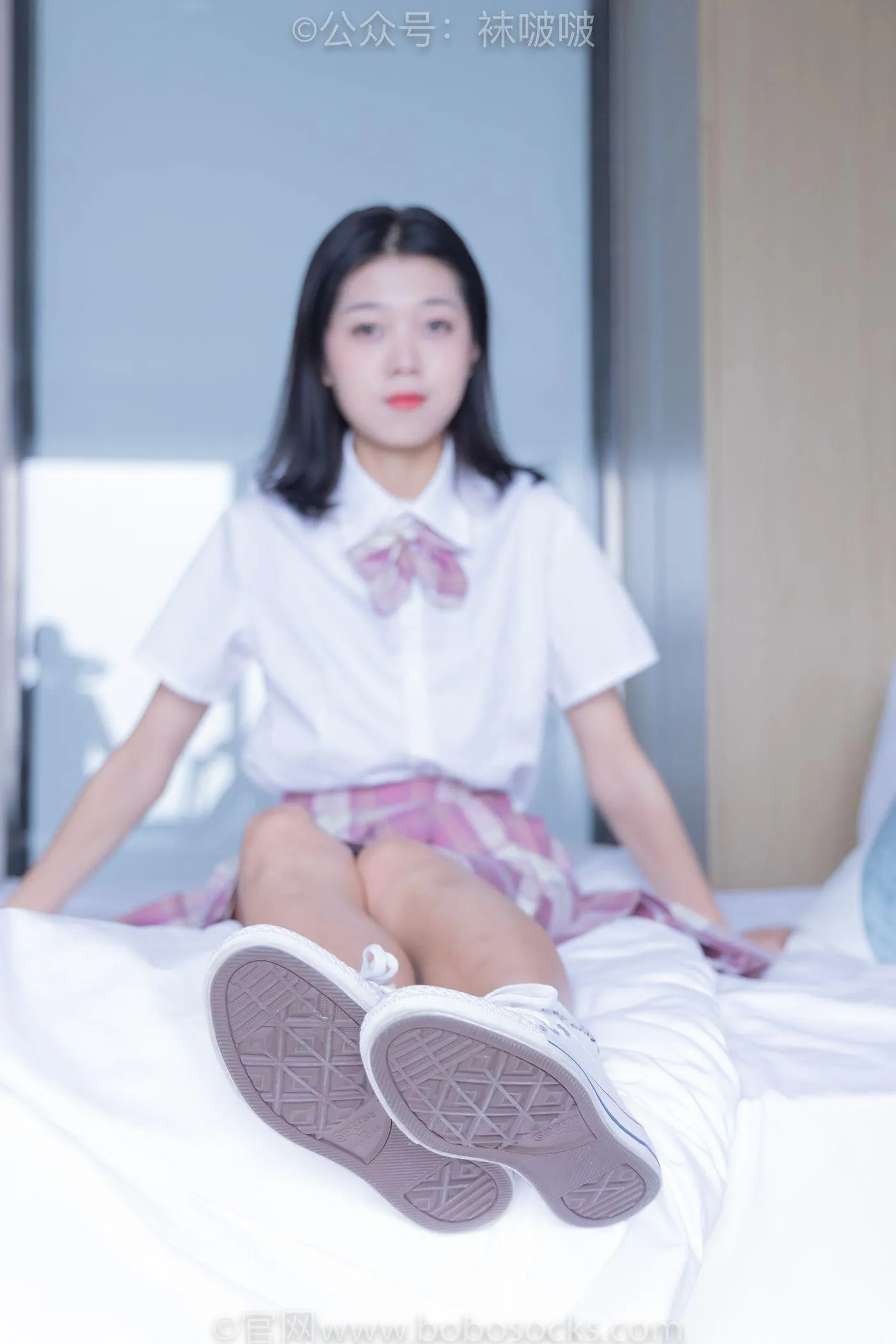 [BoBoSocks袜啵啵]NO.052 瑶瑶-JK制服、帆布鞋、白棉袜、裸足 [133P]插图4